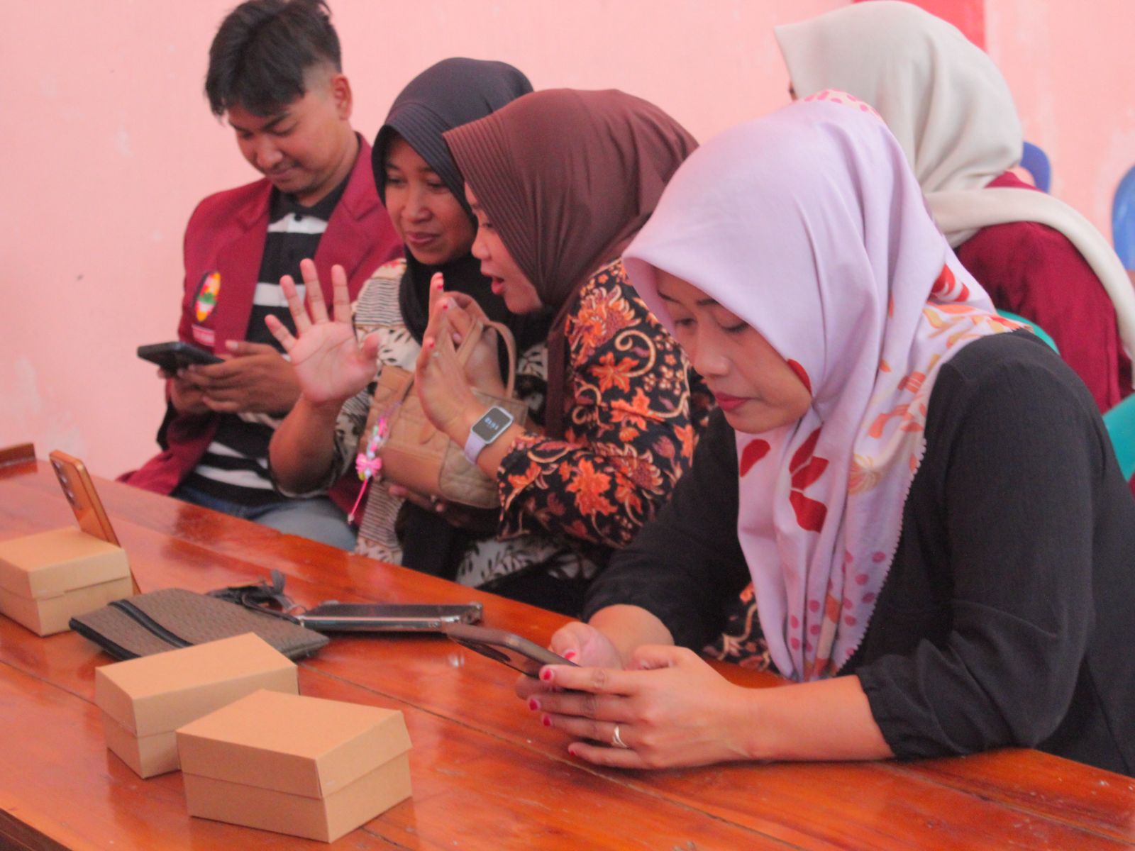 Dokumentasi Bukan Cuman Teori, PPKO IMM Ahmad Dahlan Unimus Ajak UMKM Praktek Pasar Digital Lewat DIGITARUM