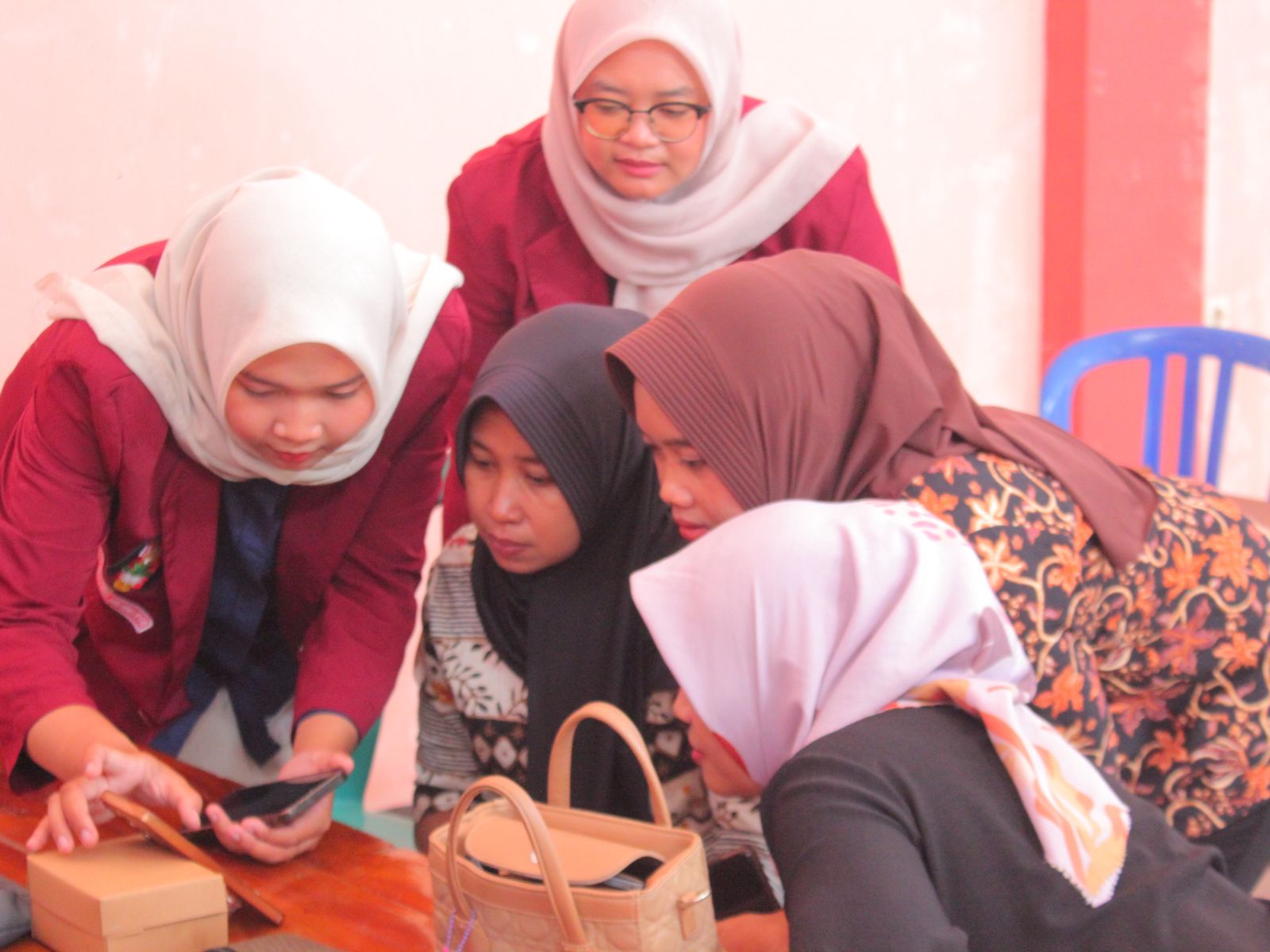 Dokumentasi Bukan Cuman Teori, PPKO IMM Ahmad Dahlan Unimus Ajak UMKM Praktek Pasar Digital Lewat DIGITARUM